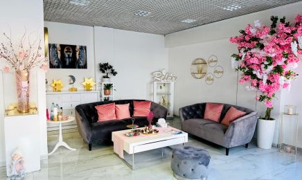 Striking Beautiful Beauty House: Kosmetikstudio in Esslingen am Neckar