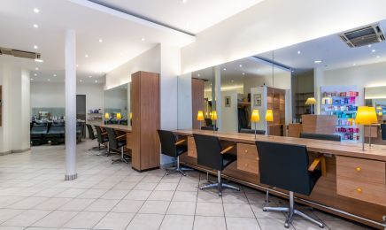 Initial : Coiffeur à Paris
