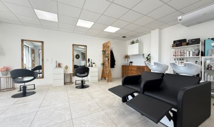 Francesca Salon Coiffure  : Institut de beauté à Istres
