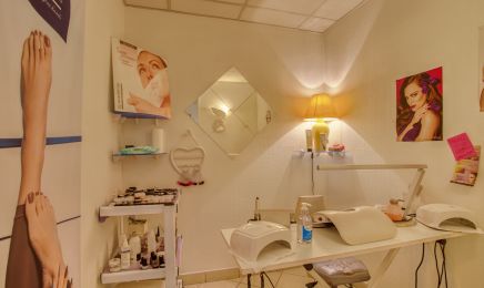 Parfumerie Maud Centre de Beauté  : Coiffeur à Miribel