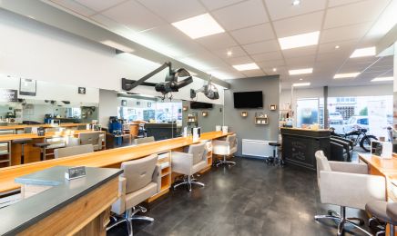 Viva La Vie - Bastille Coiffure - Tours Montjoyeux  : Coiffeur à Tours