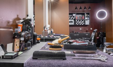 French Barber Montparnasse Coiffeur Barbier  : Institut de beauté à Paris