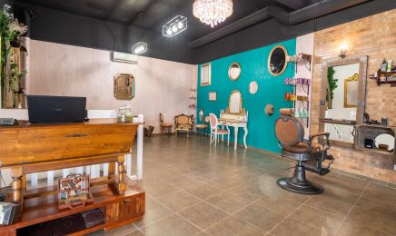 Versailles : Coiffeur à Villeneuve-Loubet