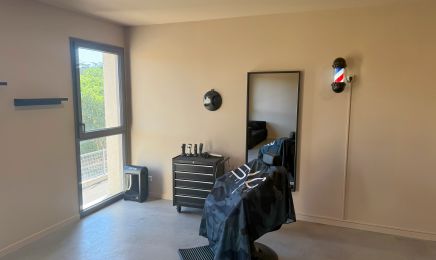 Noam Coiffeur Barbier : Manucure à Aix-en-Provence