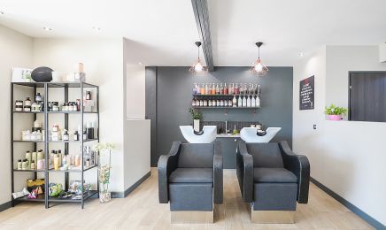 COIFFURE AU SALON AIX'THETIQUE : Coiffeur à Venelles