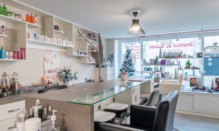 Lili Ongles : Institut de beauté à La Chaux-du-Dombief