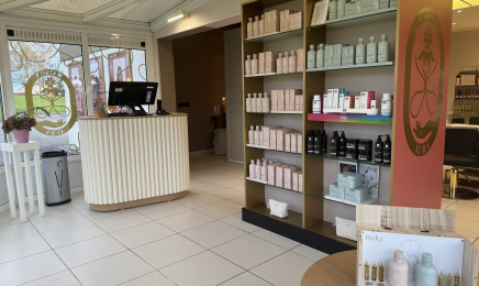 Maison Aura - Head Spa - Spécialiste cheveux bouclés, crépus, lisses : Institut de beauté à Évrecy