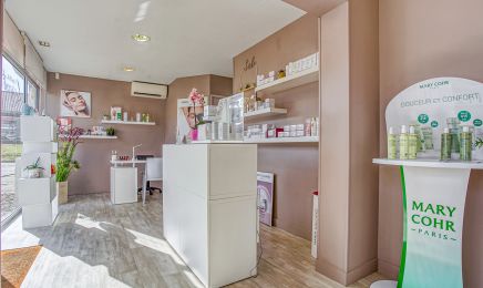 L’essenti-elle : Manucure à Castres-Gironde