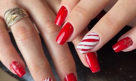 Ongles de strass at Studio Avenue : Manucure à Toulon