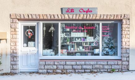 Lili Ongles : Institut de beauté à La Chaux-du-Dombief