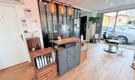 Acte 1 : Coiffeur à Pibrac