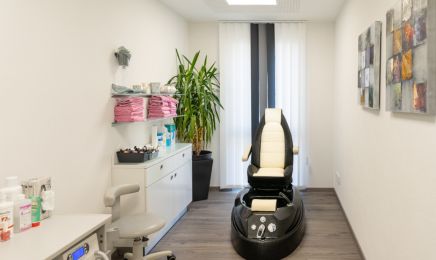 Kosmetik-Lifestyle Beauty & Hair : Kosmetikstudio in Neuenburg am Rhein