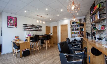 Barber & Beauty Bar : Manucure à Gennevilliers