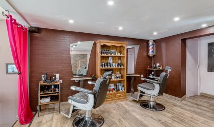Chic en couleur : Coiffeur à Évron