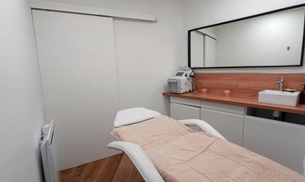 Axel MARENS institut : Manucure à Échirolles