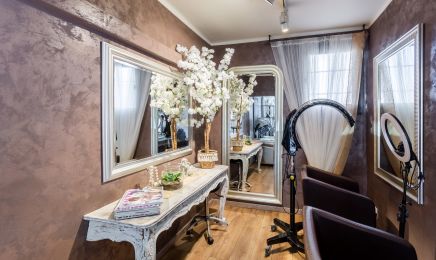 Couleurs latine : Coiffeur à Six-Fours-les-Plages