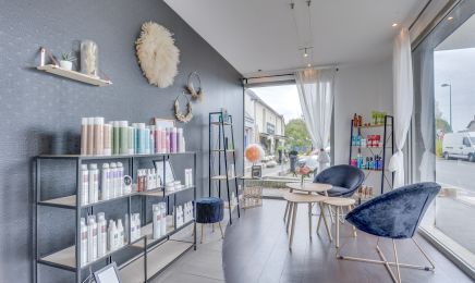 La Cabane du Coiffeur & Juste un Instant (Prothésiste Ongulaire) : Coiffeur à Pont-Péan