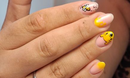 Kalizé Création (Ongle, cils, massage et strass dentaire) : Manucure à Saint-Sornin