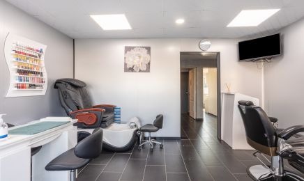 Naya Indienne beauté  : Manucure à Drancy