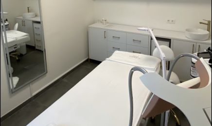 Beauty Institut UNIQUE: Nagelstudio in Frankfurt am Main