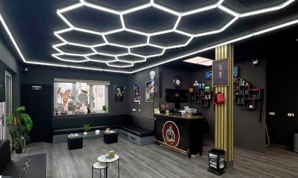 Hair Up Barbershop: Kosmetikstudio in Holzkirchen