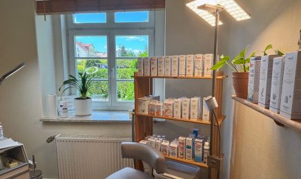 Salon im Rundhaus: Nagelstudio in Freiberg