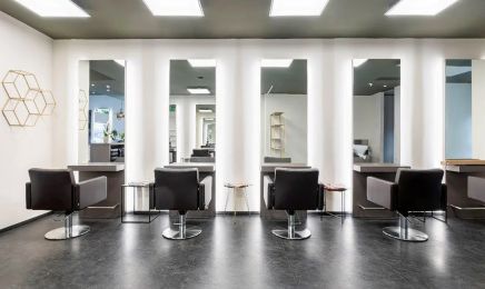 Bejona Natural Hair Studio - Friseur München Pasing - Locken & Balayage: Kosmetikstudio in München