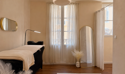 Onaya Beauty concept - Chez Studio Bobo : Manucure à Toulon