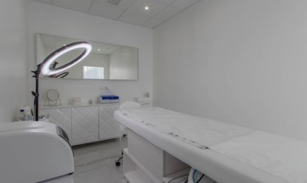 Adikt Beauty  : Coiffeur à Lormont