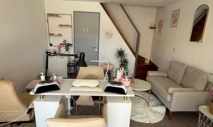 Kat ongles et cils  : Institut de beauté à Sainte-Marie-la-Mer