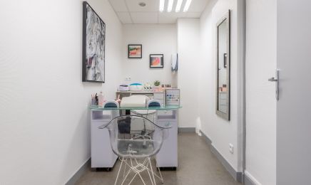 NIKI NAILS (salon ALIONA) : Coiffeur à Lyon
