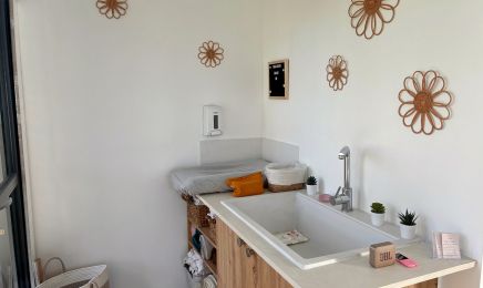 V Bien Naitre - massage femme - femme enceinte - bain bébé - rebozo : Spa à Locoal-Mendon