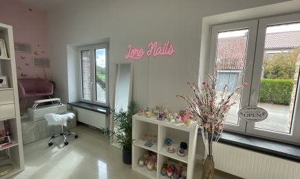 Lore Nails : Manucure à Hannut