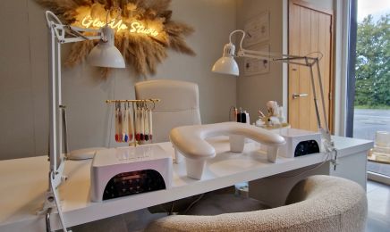 GlowUp Studio : Manucure à Braine-Le-Comte 