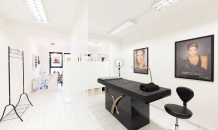 Zeitlos schön mit Nikitina : Nagelstudio in Duisburg