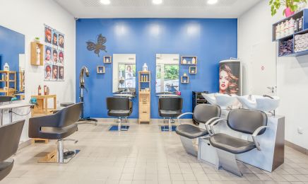 Salon Jean Claude (Denis) : Barbier à Blanquefort