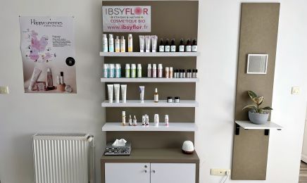 Lauriane Bonnotte by Cannelle Esthétique - Espace Privé Féminin : Manucure à Troyes