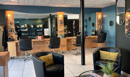 Le 102 : Coiffeur à Breteuil