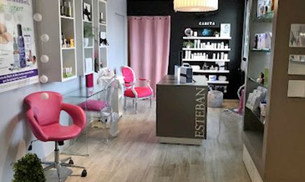 Mademoiselle : Manucure à Châtelaillon-Plage