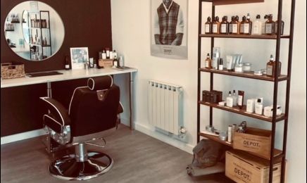 De l'or dans les cheveux : Barbier à Séné