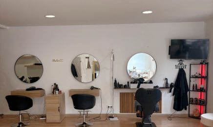 Sbc Beauty - prothésiste ongulaire et barber : Manucure à Toussieu