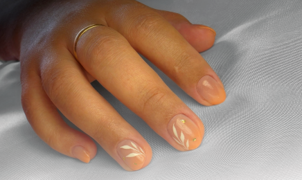 Jolie Dame - Studio Beauté : Manucure à Laval