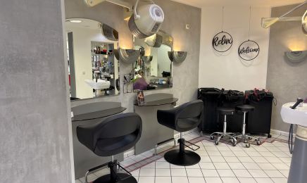 Astrina - Hair & More: Friseur in Passau