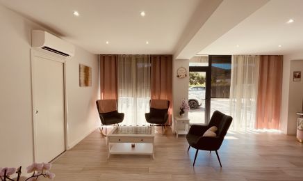 POz Manucure  : Institut de beauté à Mezzavia