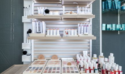 Aux halles de la beauté : Manucure à Marmande