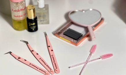 Doriane Lashes & Lr Nails : Manucure à Lormont