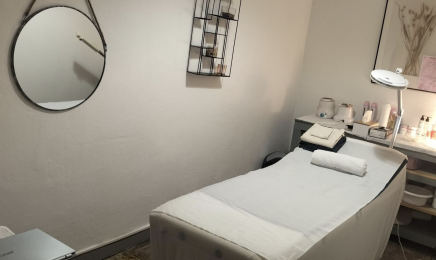 CRISCIL ESTHETIQUE : Manucure à Toulon