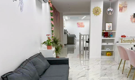 Triomphe Nail Bar : Institut de beauté à Paris