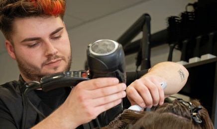 Aj tendance - Heudebouville : Institut de beauté à Heudebouville