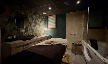 Yvalice | Salon de Beauté  : Manucure à Remouillé